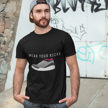Lade das Bild in den Galerie-Viewer, Wear Your Kicks - T-Shirt