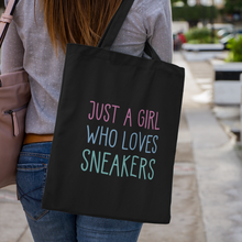 Lade das Bild in den Galerie-Viewer, Girl who loves sneakers - Bag
